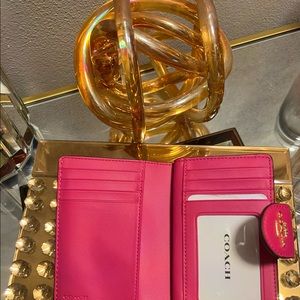 Women Hot Pink quilted leather Coach Wallet-Authentic